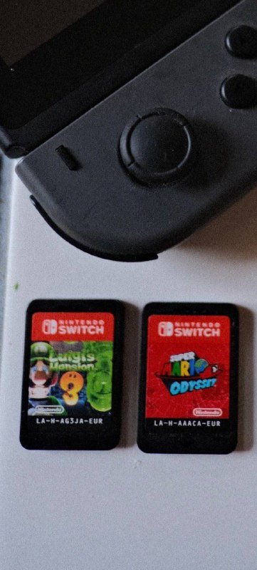 Nintendo Switch с двумя играми 2