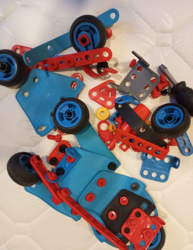 Радио-няня, Кроватка, держатель для стакана, Конструктор, Эргорюкзак, Трек Хот Вилс, Домик, набор для купания, Тележка, Пистолет Нерф, Паркинг, Развивающая игрушка 2