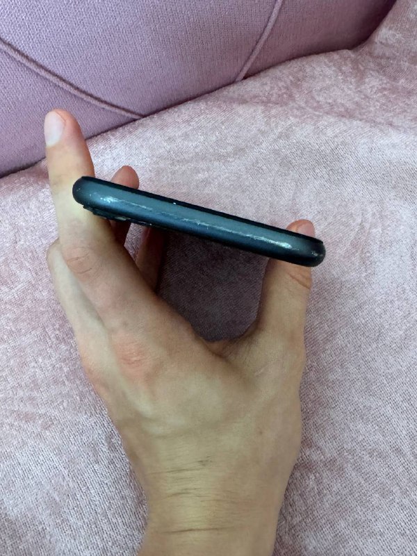 iPhone 11 128GB с оригинальным проводом 6