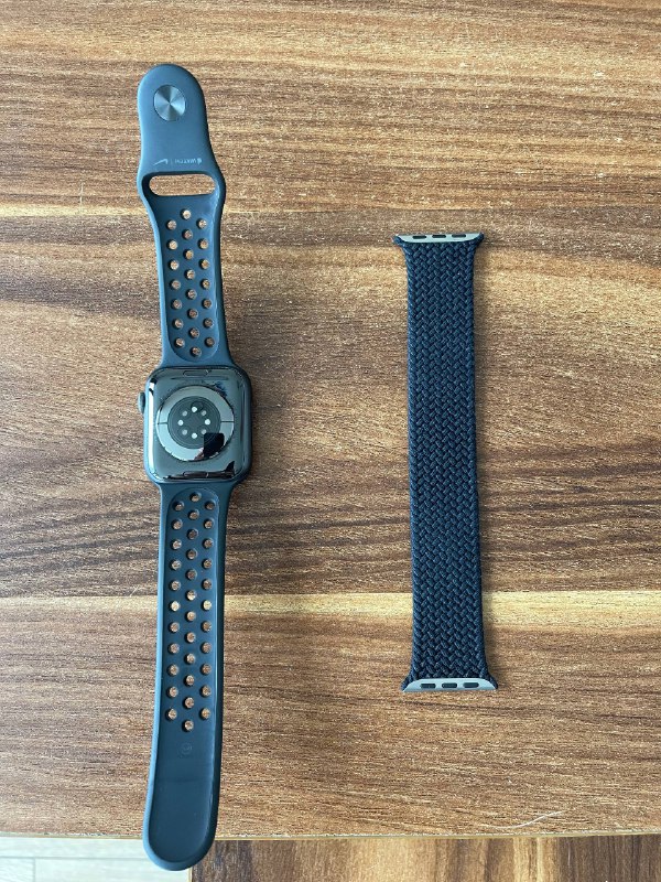 Apple Watch Series 6 45mm с ремешками и зарядкой 2