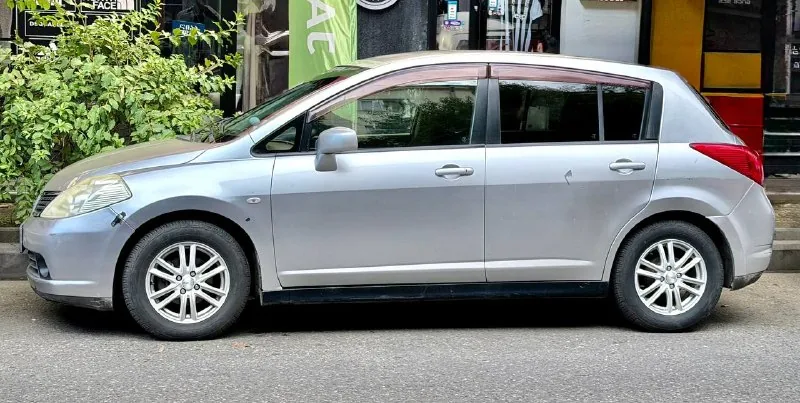 Nissan Tiida 2007 1