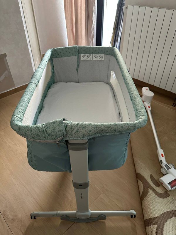 Приставная кроватка для новорождённого