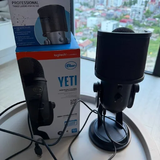 Микрофон Blue Yeti с поп-фильтром