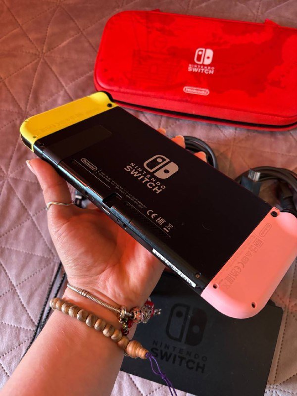 Nintendo Switch Mario Odyssey консоль с джойконами 3