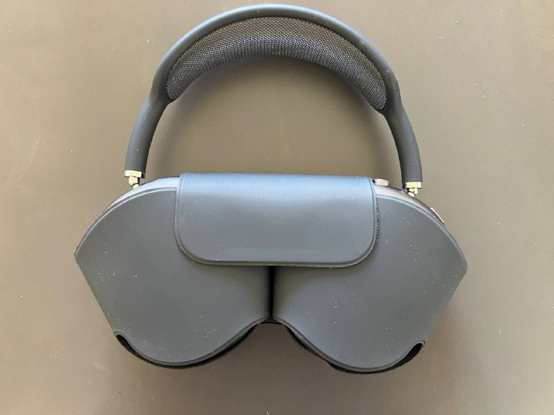 AirPods Max черные с lightning зарядкой 3