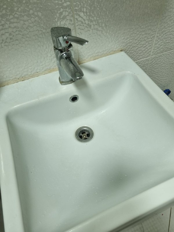 Раковина с краником, Люстра большая 3