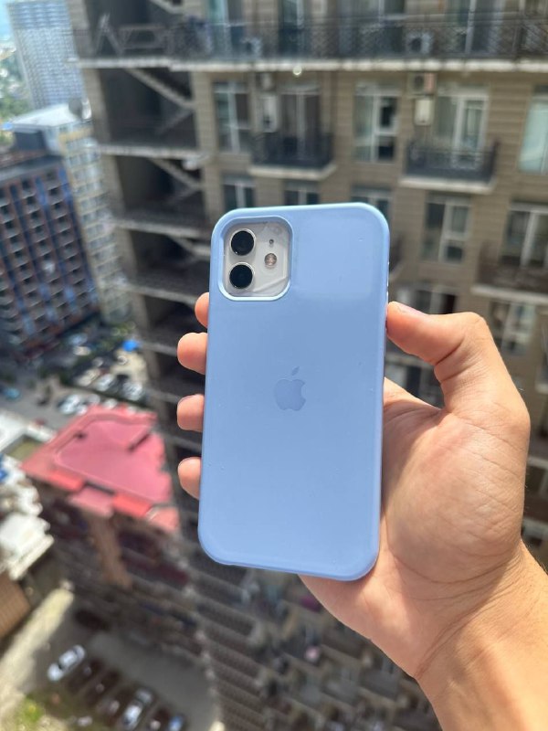Iphone 12 с двумя чехлами и бронью 3