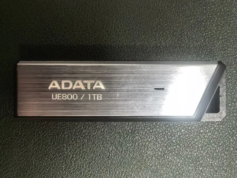 Флешка ADATA Elite UE800 1TB