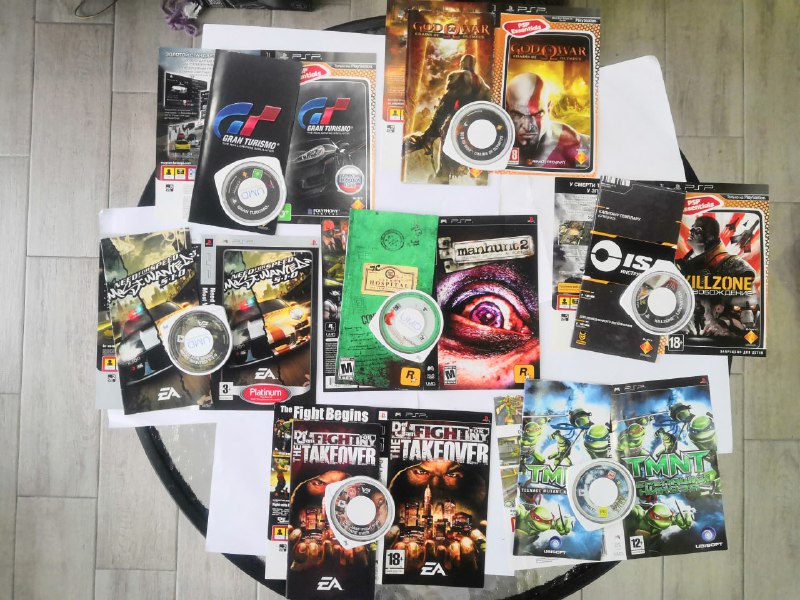 Лицензионные игры PSP с книжечками и обложками