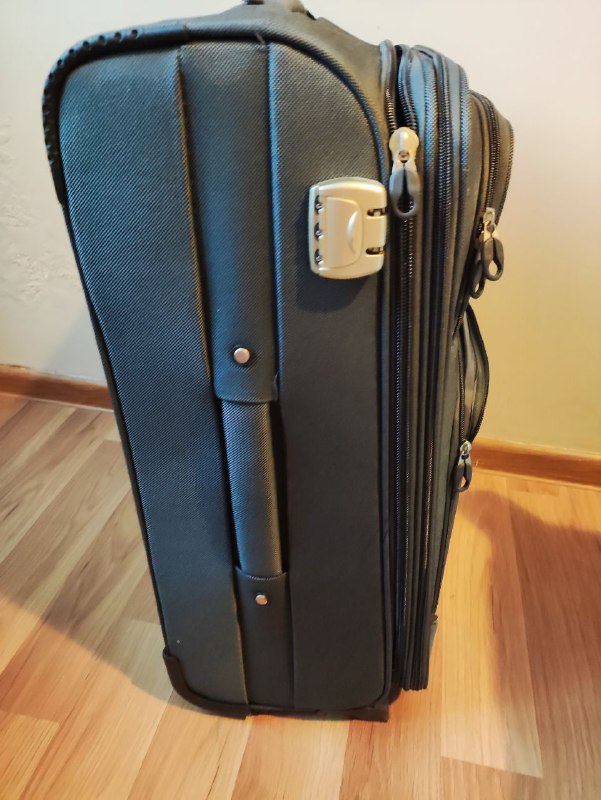 чемодан, стол 2