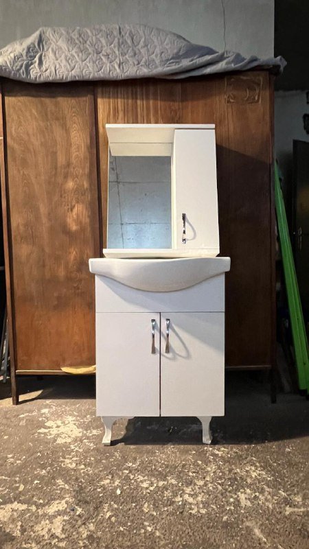 Ёлки, стеклянные бутыли, пластиковая ёмкость, комплект для ванной 10