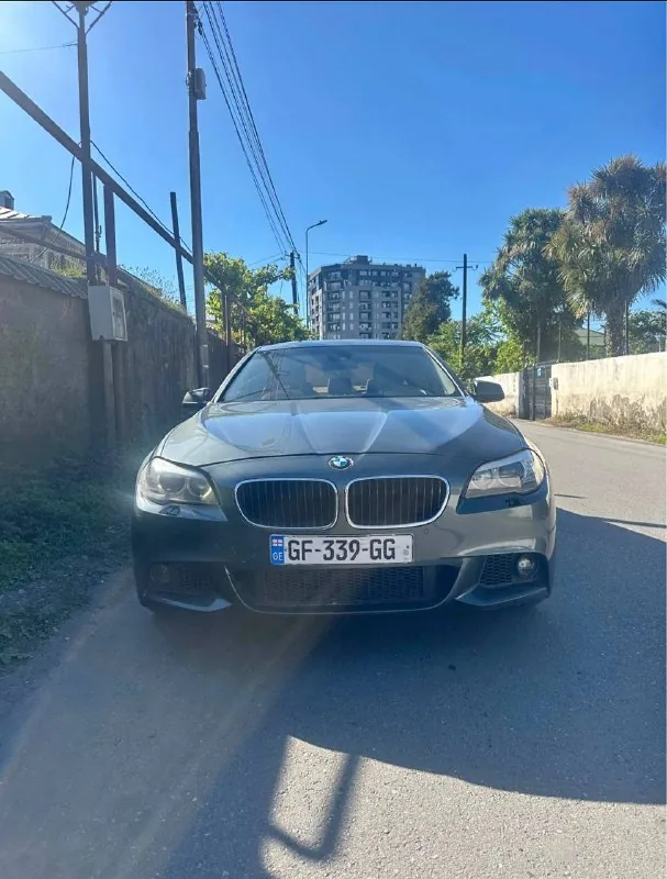 BMW 528i 2012 1