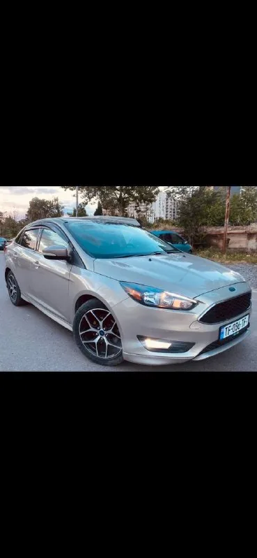 Ford Focus SE 1