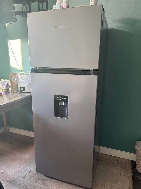 Холодильник Hisense 1