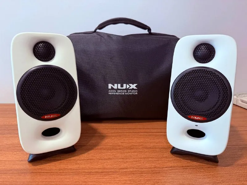 Мониторы Nux Axon 3, MIDI-клавиатура M-Vave, наушники AirPods Max 2024 1