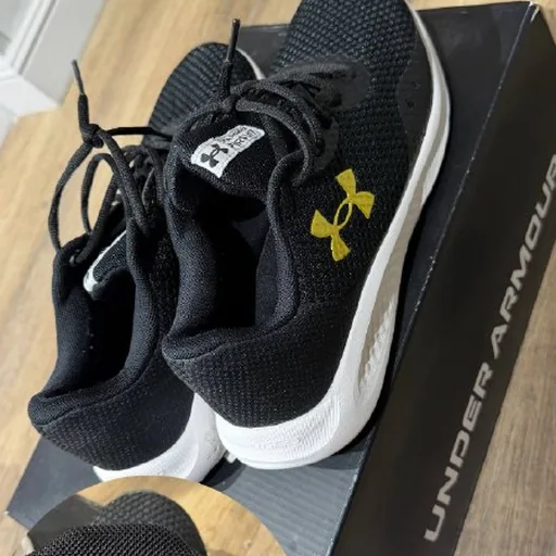 Кроссовки Under Armour, боксерские перчатки, рюкзак Under Armour