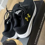 Кроссовки Under Armour, боксерские перчатки, рюкзак Under Armour 1
