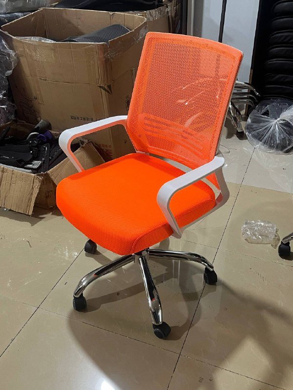 Офисное кресло