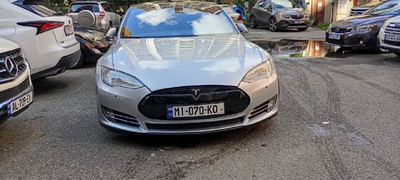 Tesla Model S P85D 2015 электромобиль 2