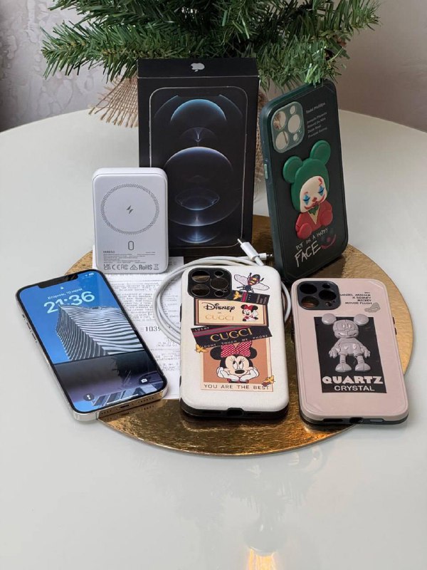 AirPods 3, iPhone 12 pro max, iPhone xr, Hollyland lark m2, MacBook Pro M1