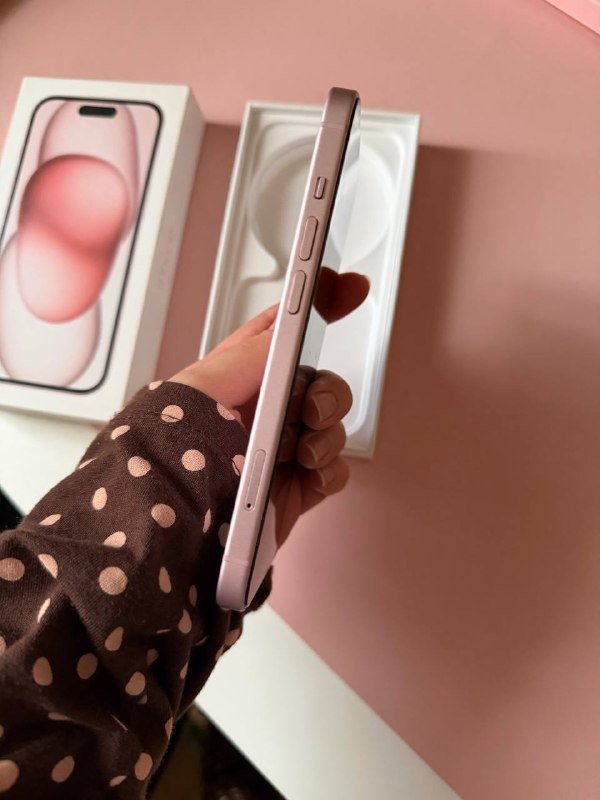 iPhone 15, 128GB, розовый 4
