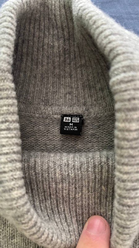 Свитер Uniclo 100% шерсть Размер М 2