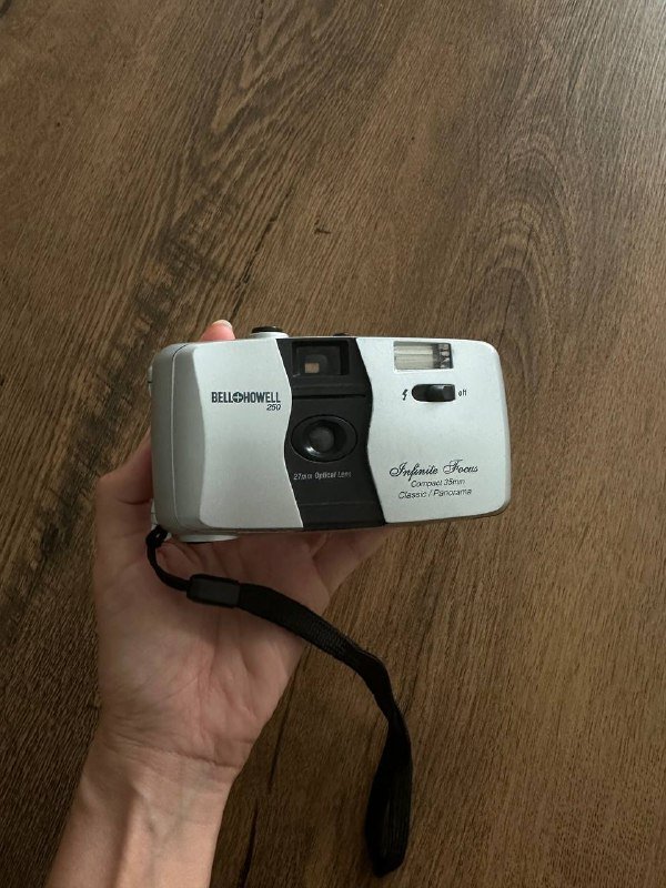 Пленочный фотоаппарат Bell&Howell 35 mm 2