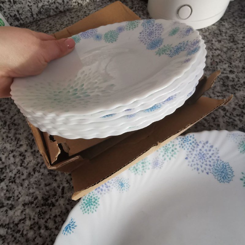 6 тарелок и сервировочное блюдо 3