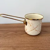 Мусорное ведро, сумка-тележка, сковороды, турка, стакан, термос, бутылка, френч-пресс 6