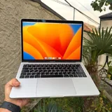 MacBook Pro 2017 13.3 дюйма 1
