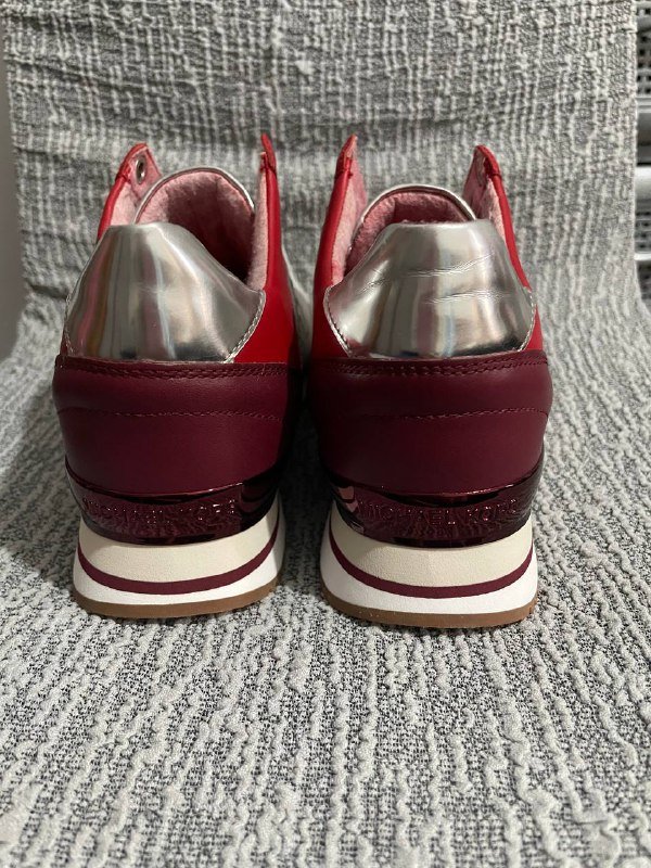 Кроссовки 38 размер