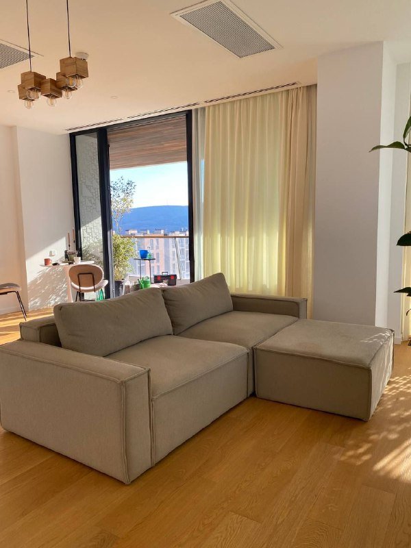 Диван с пуфиком серо-бежевый