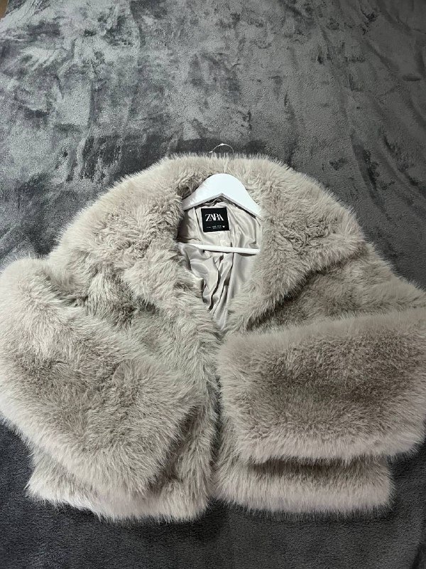 Шуба Zara искусственный мех M светло-серый айвори