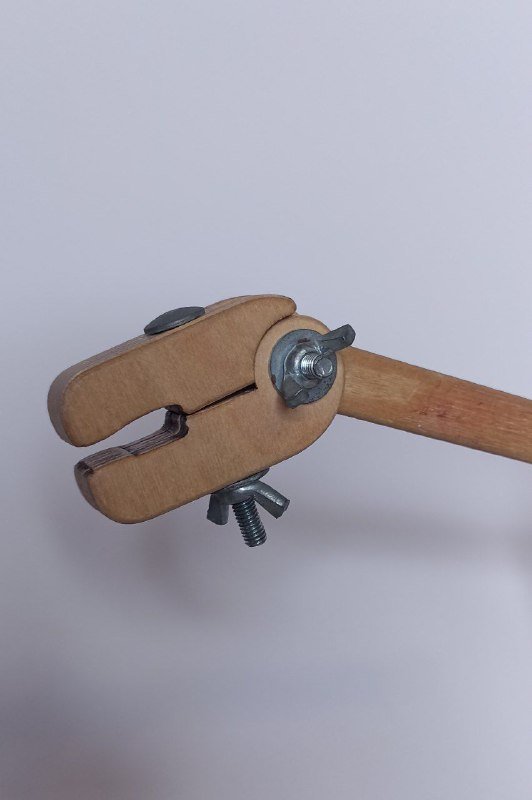 Держатель для пялец деревянный 2