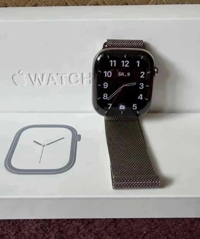 Apple Watch 10 46mm Natural Titanium 1