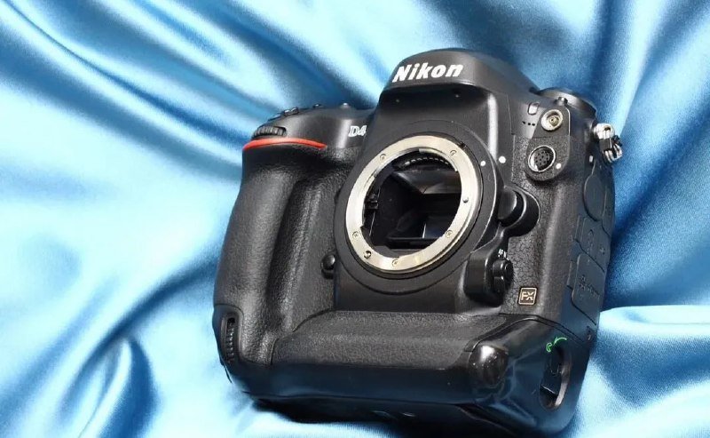 Набор фотографа Nikon D4, объектив Nikkor 85 mm 1.8 G 3