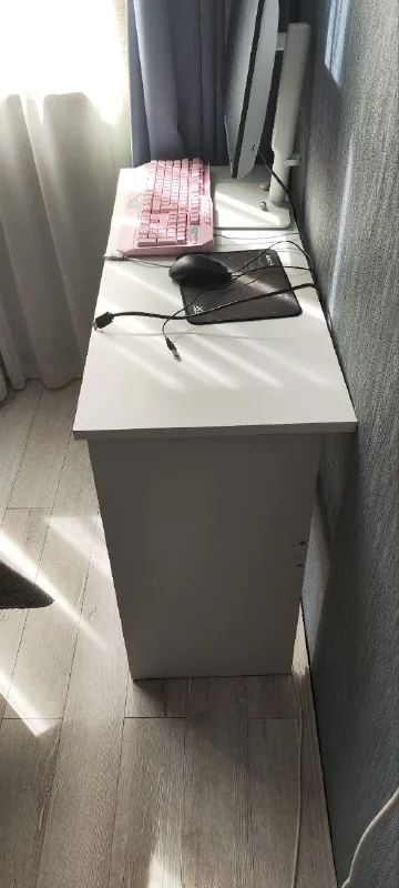 Игровое кресло Genesis Nitro 890 G2, стол 1