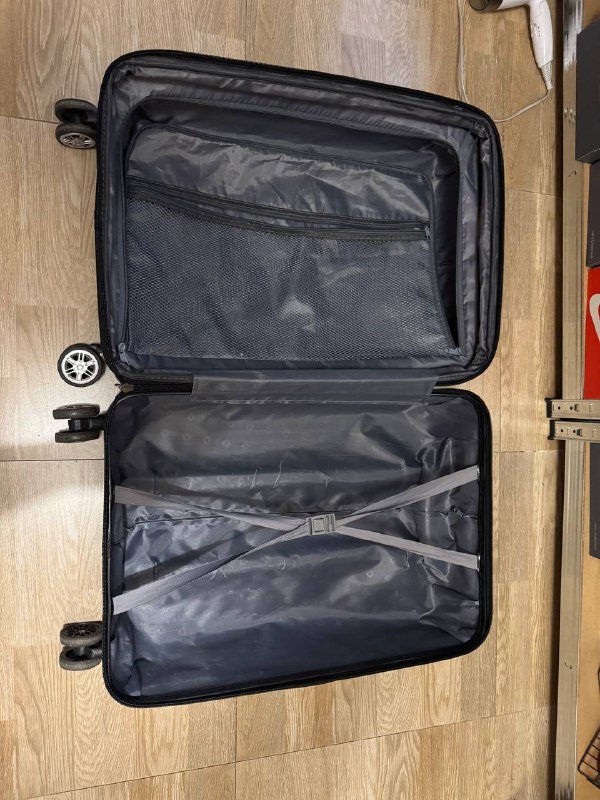 Чемодан 63x40x28 4