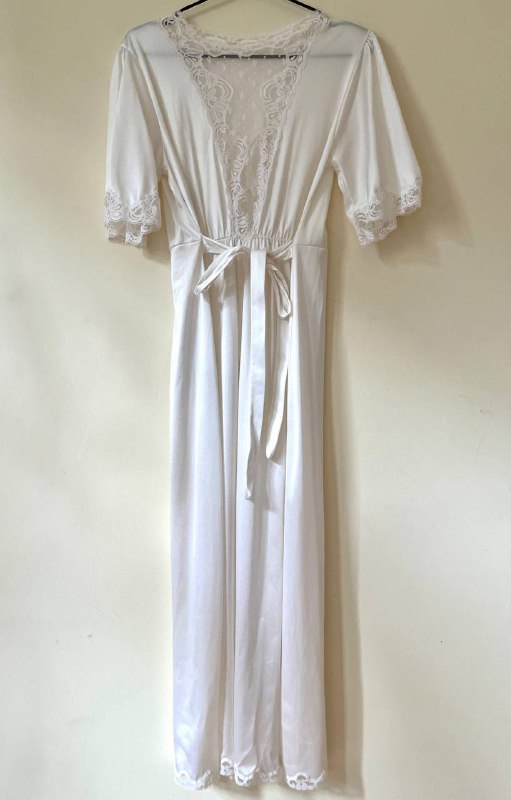 платье красное р-р s, новый черный купальник, спортивный купальник, резиновые тапочки, боди, белое платье, винтажная джинсовая юбка 7