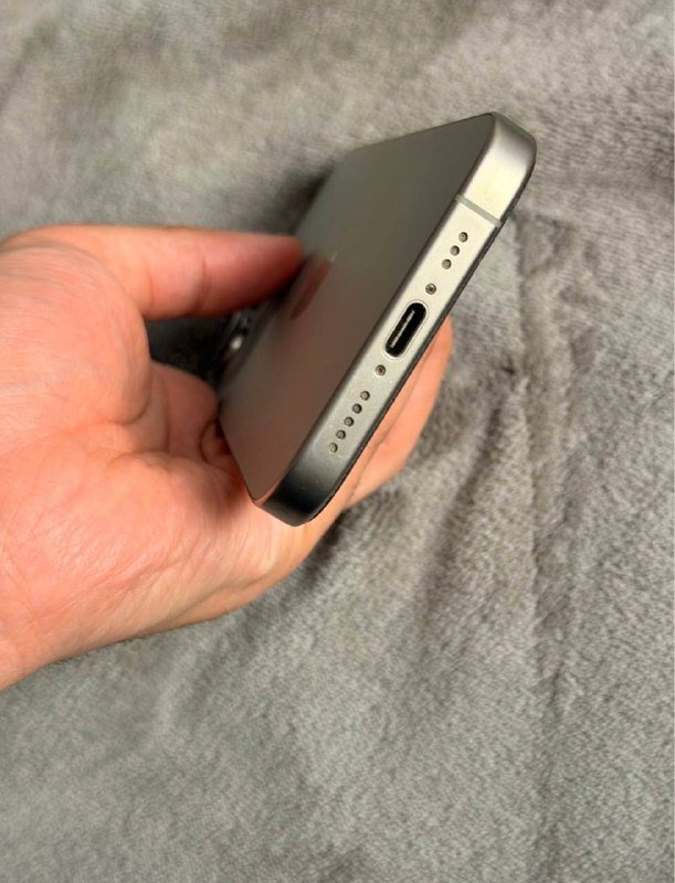 iPhone 15 Pro 256 ГБ 4