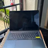 MacBook Air M2 8 GB RAM 256 GB SSD 2