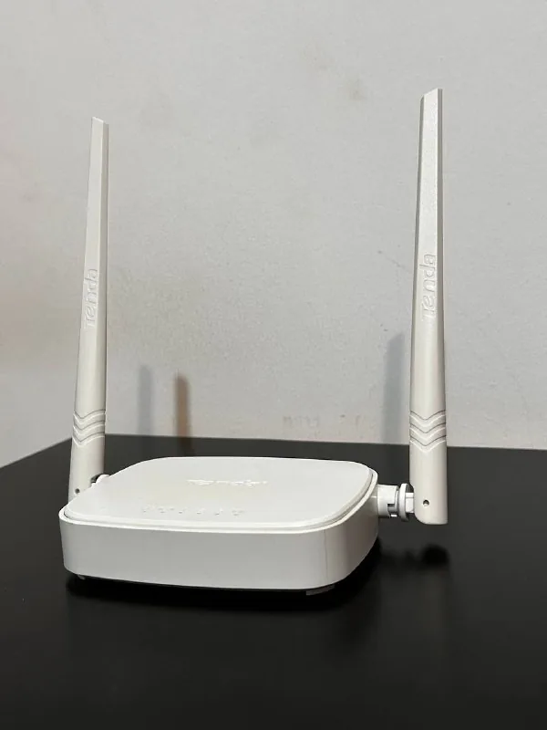 Wi-Fi роутер Tenda 1