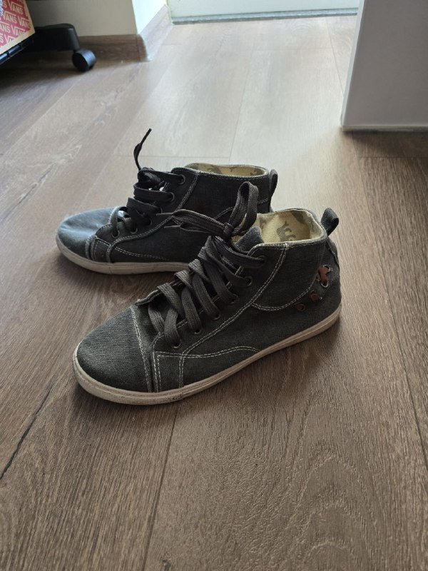 Туфли чёрные на каблуке, розовые кеды, серые кеды высокие, зима-демисезон ботинки 7