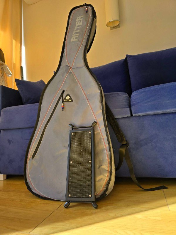 Акустическая гитара, антивандальный чехол, подножка, каподастр 2