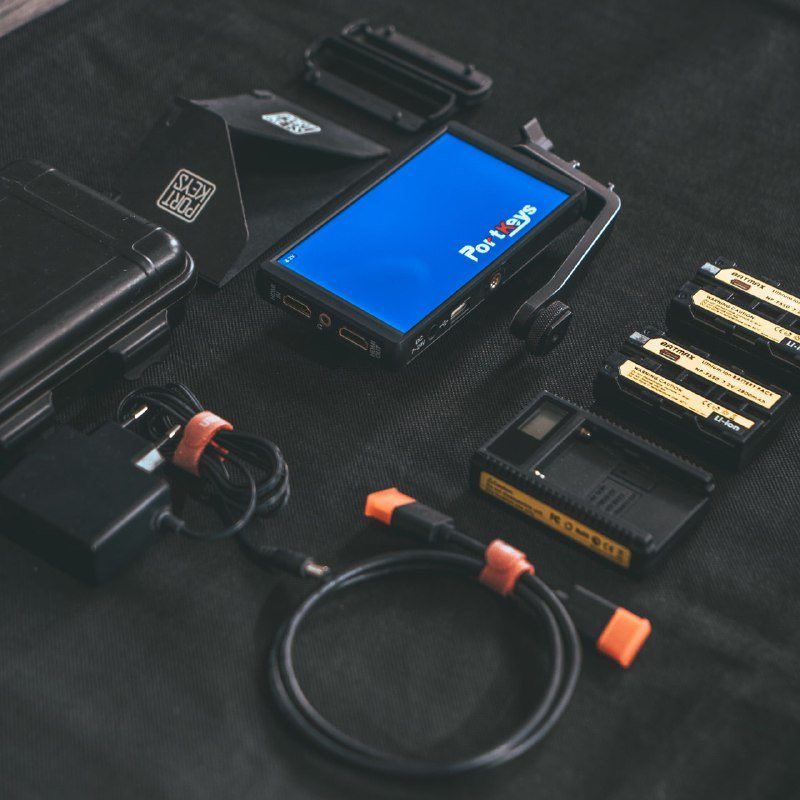 Накамерный монитор PORTKEYS P6 с аксессуарами 2