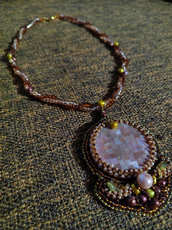 Украшения из бисера и полудрагоценных камней 4