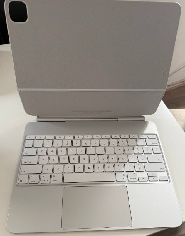 Magic Keyboard для iPad Pro 13" белая