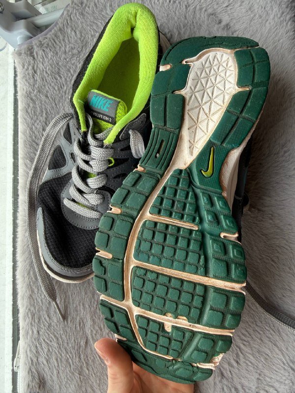 Кроссовки Nike Revolution 2 3