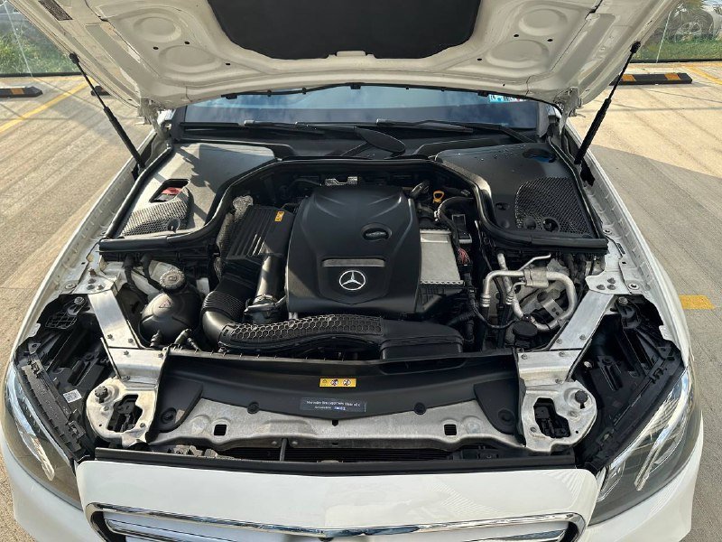Mercedes-Benz E300 AMG Pack 2019 8
