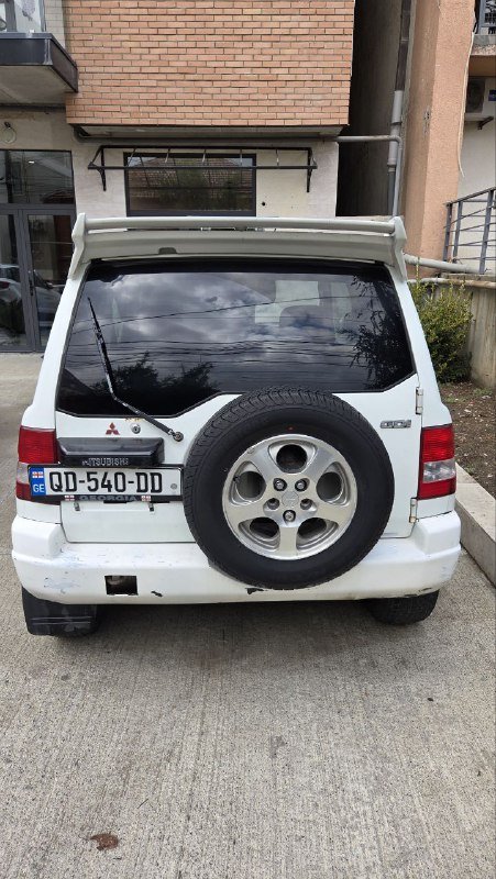 Mitsubishi Pajero iO 1998 компактный внедорожник 3